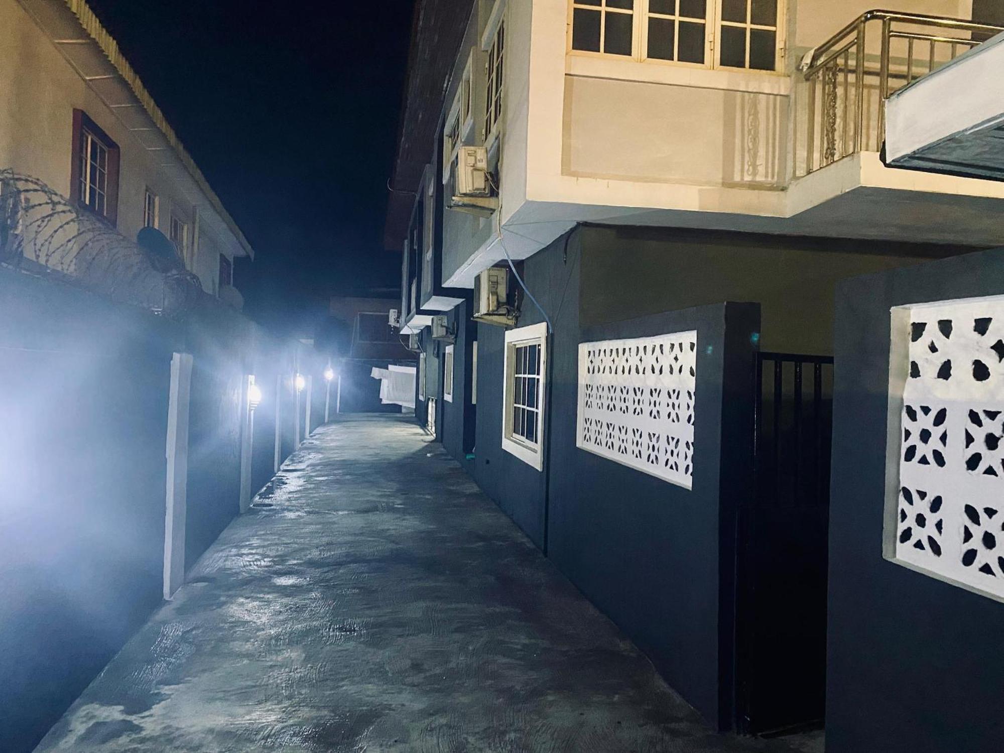 Haute Aparthotel Ikeja Esterno foto